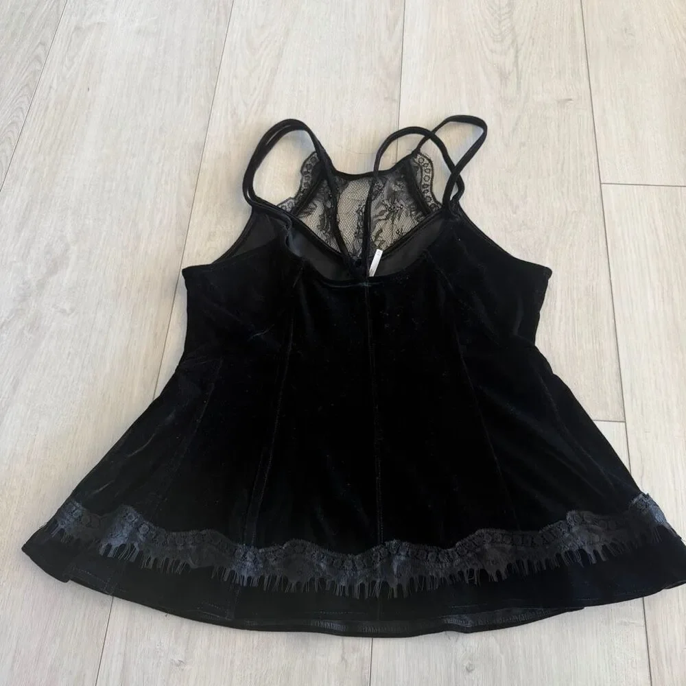 FREE PEOPLE ellie velvet top size M